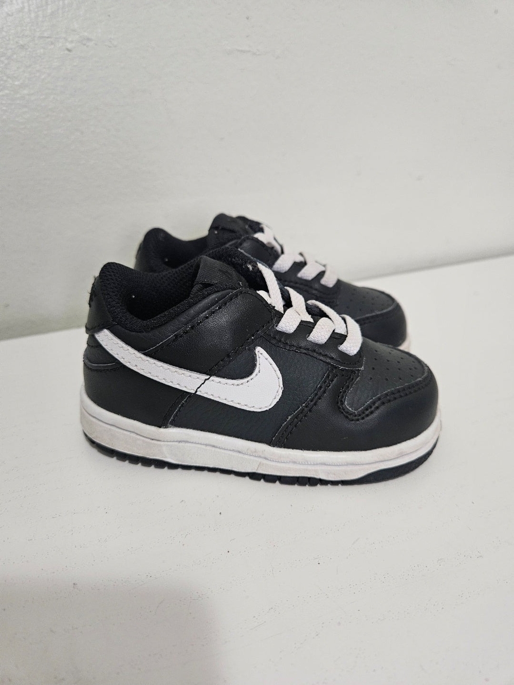 Nike • Black / White Air Force Shoes 5C